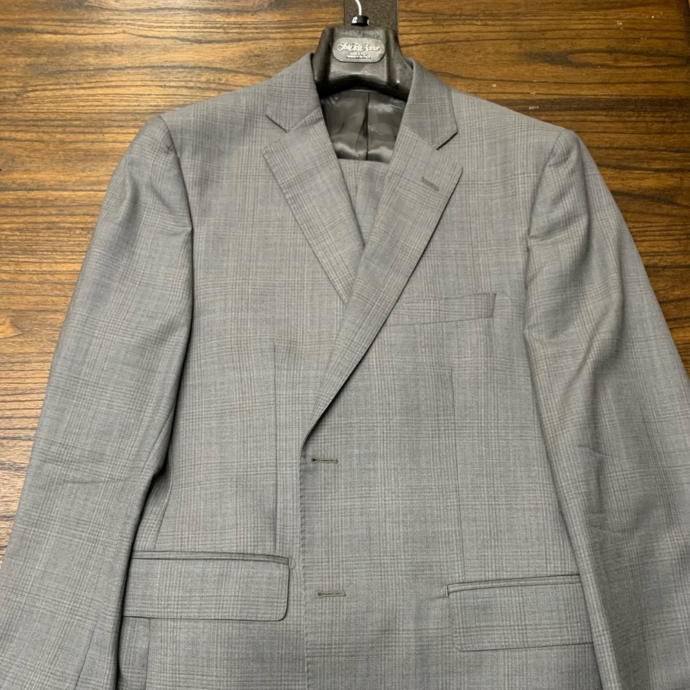 Men’s Ermenegildo Zegna suit